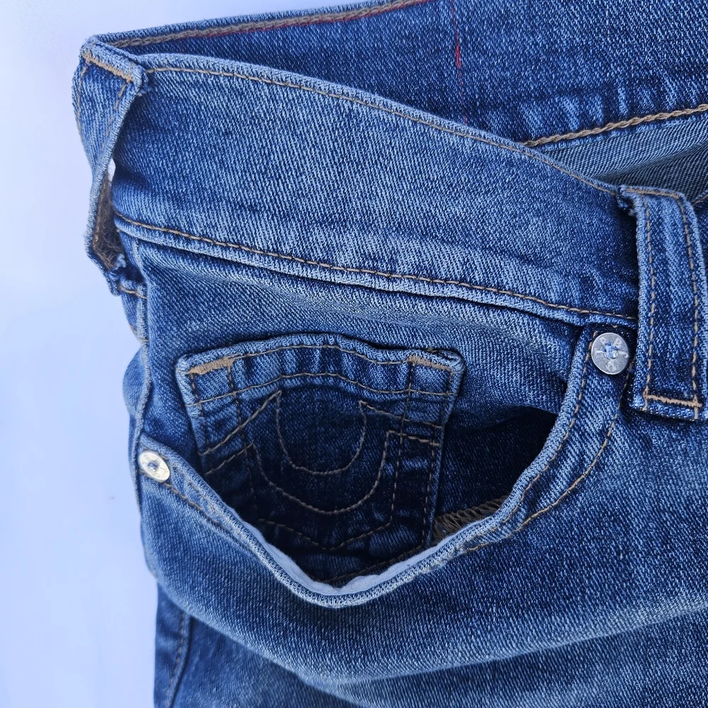 True Religion Men's Rocco Relaxed Skinny Jeans Shorts NWT Size-38
